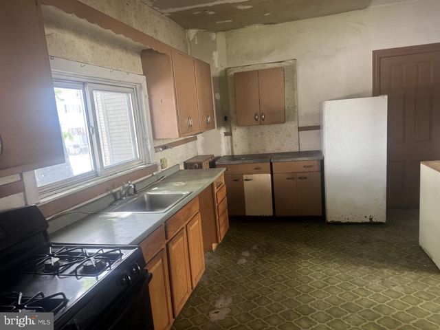 201-203 N FRONT ST, Minersville, PA 17954