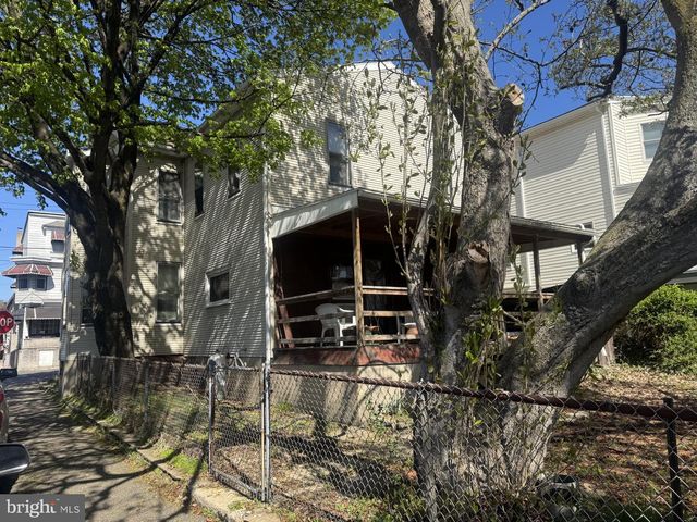 201-203 N FRONT ST, Minersville, PA 17954