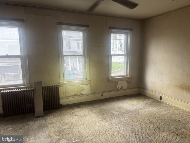 201-203 N FRONT ST, Minersville, PA 17954