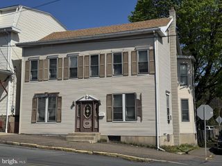 201-203 N FRONT ST, Minersville, PA 17954