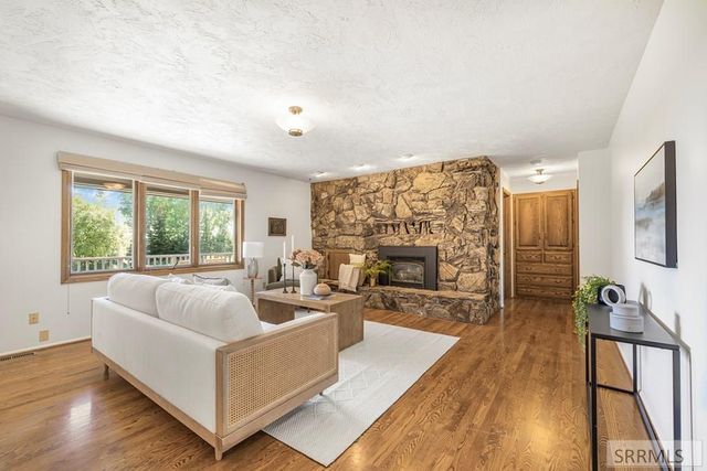 435 N 1500 E, St Anthony, ID 83445