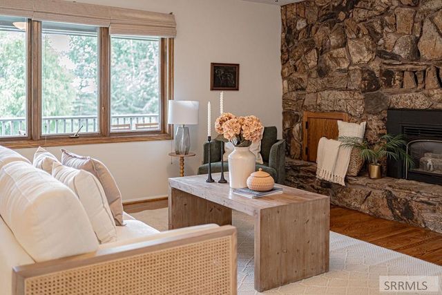 435 N 1500 E, St Anthony, ID 83445