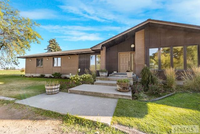 435 N 1500 E, St Anthony, ID 83445