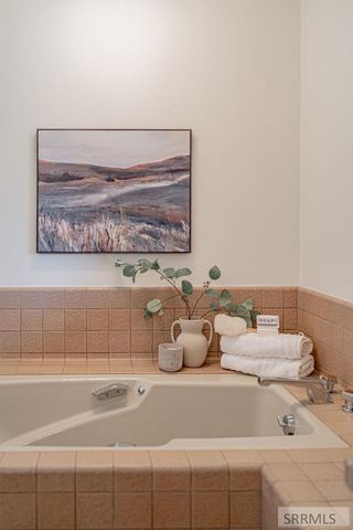 435 N 1500 E, St Anthony, ID 83445