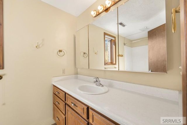 435 N 1500 E, St Anthony, ID 83445