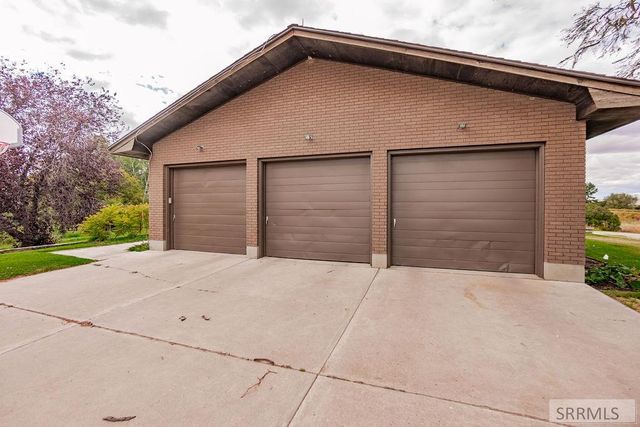 435 N 1500 E, St Anthony, ID 83445