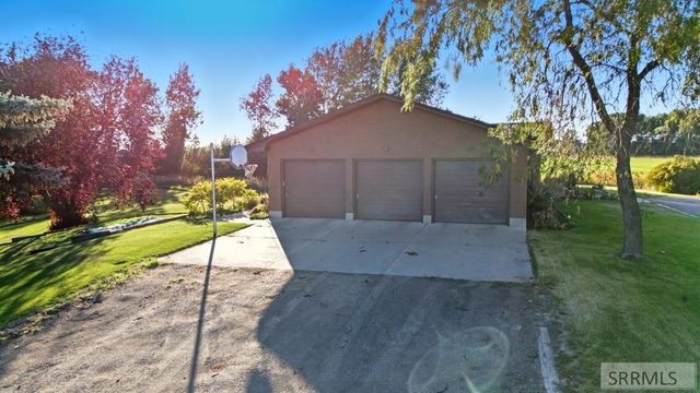 435 N 1500 E, St Anthony, ID 83445
