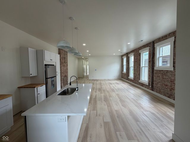 2701 N College Avenue, Indianapolis, IN 46205