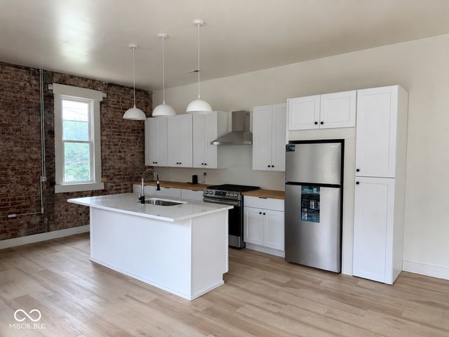 2701 N College Avenue, Indianapolis, IN 46205