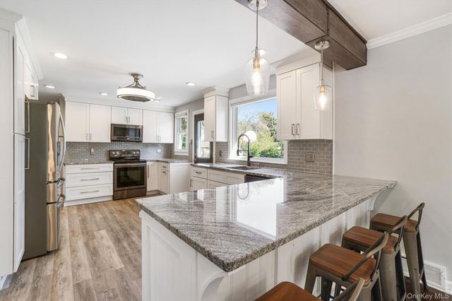 36 Hasbrouck Drive, Poughkeepsie, NY 12603