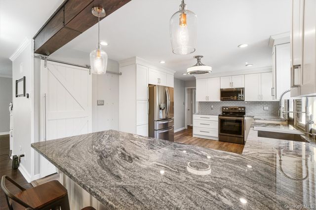 36 Hasbrouck Drive, Poughkeepsie, NY 12603