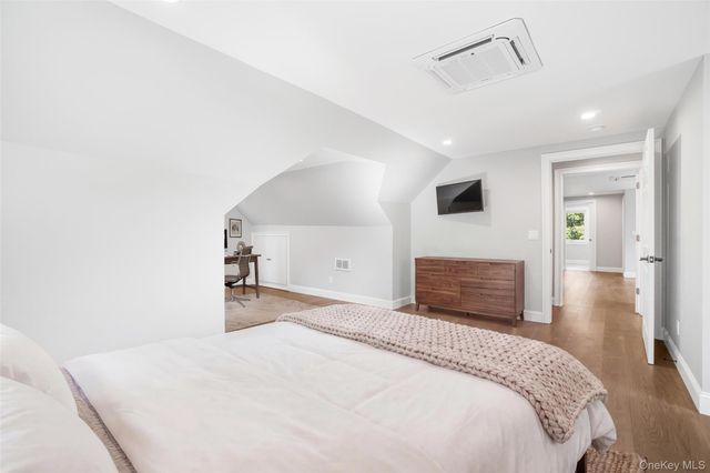 36 Hasbrouck Drive, Poughkeepsie, NY 12603