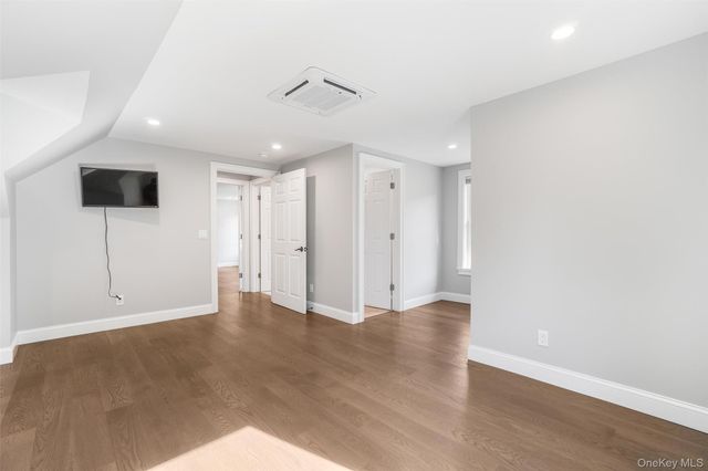 36 Hasbrouck Drive, Poughkeepsie, NY 12603