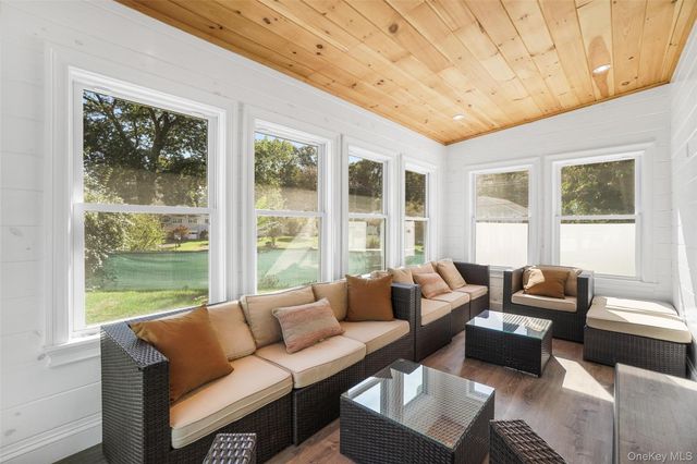 36 Hasbrouck Drive, Poughkeepsie, NY 12603