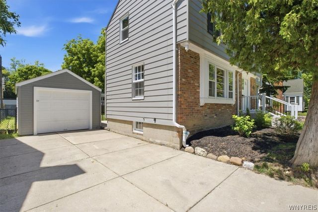 373 Darwin Drive, Amherst, NY 14226
