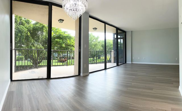 859 Jeffery Street 311, Boca Raton, FL 33487