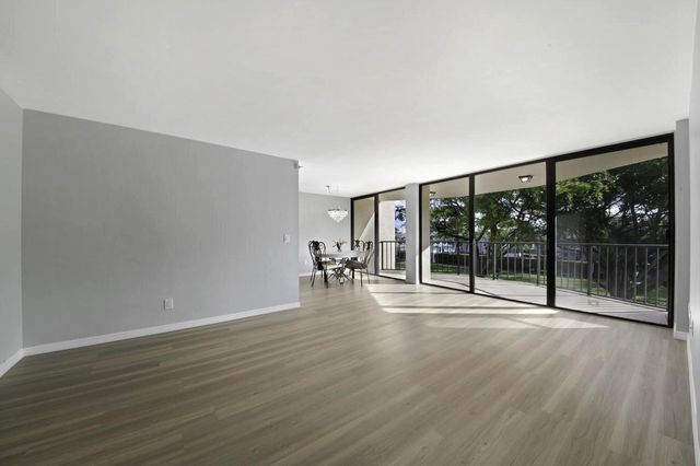 859 Jeffery Street 311, Boca Raton, FL 33487