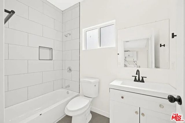 438 E 56th Street, Los Angeles, CA 90011