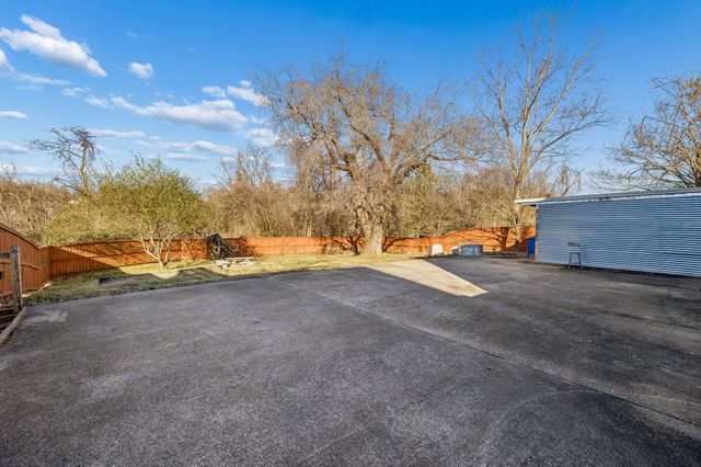 855 Rose Park Dr, Nashville, TN 37206