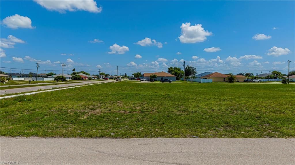 801 8th TER, CAPE CORAL, FL 33909 — photo 2