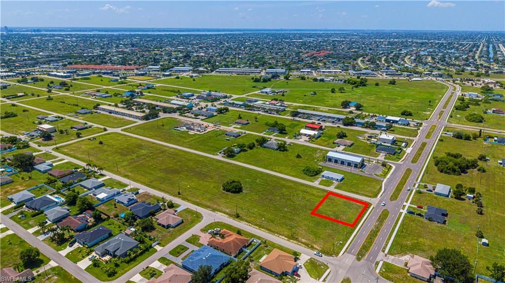 801 8th TER, CAPE CORAL, FL 33909 — photo 4