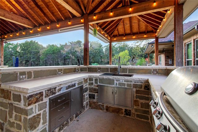 301 Cape Shore Drive, Mabank, TX 75143