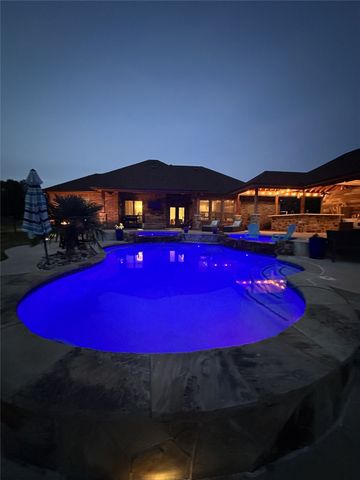 301 Cape Shore Drive, Mabank, TX 75143