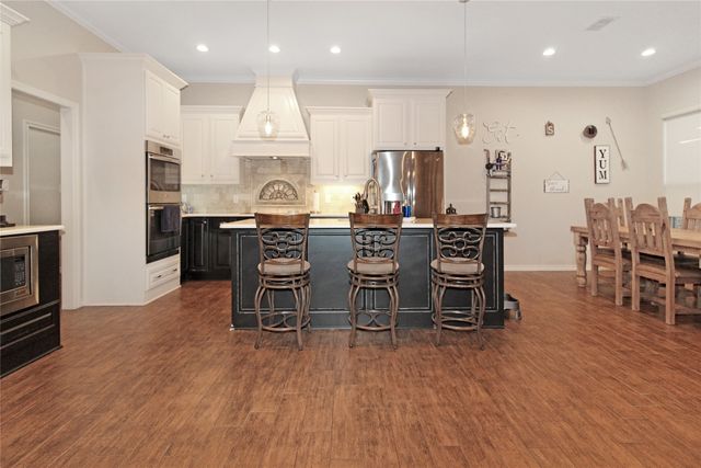 301 Cape Shore Drive, Mabank, TX 75143