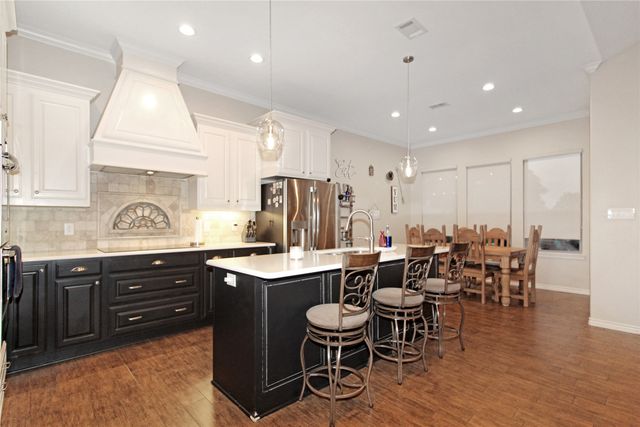 301 Cape Shore Drive, Mabank, TX 75143