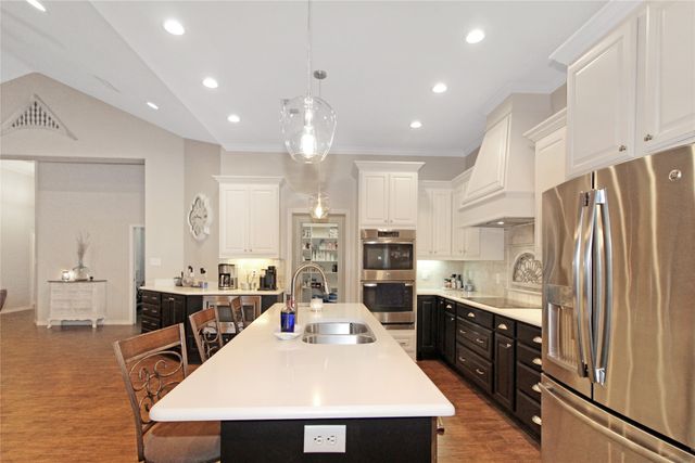 301 Cape Shore Drive, Mabank, TX 75143