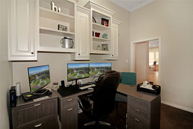 301 Cape Shore Drive, Mabank, TX 75143