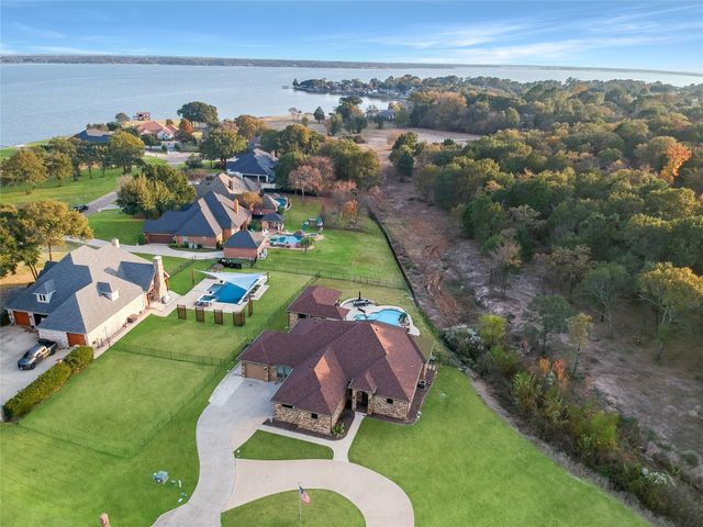 301 Cape Shore Drive, Mabank, TX 75143