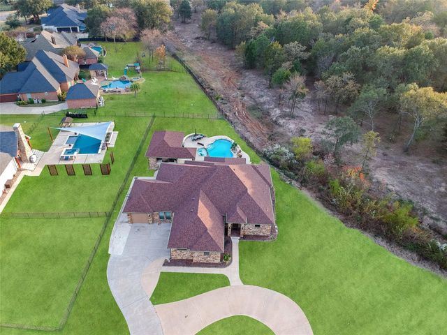 301 Cape Shore Drive, Mabank, TX 75143