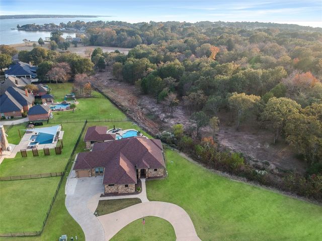 301 Cape Shore Drive, Mabank, TX 75143