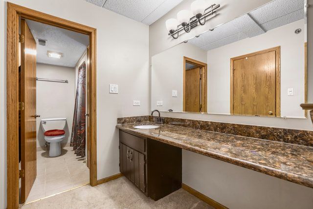 10320 Central Avenue 207, Oak Lawn, IL 60453
