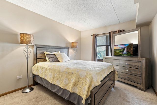 10320 Central Avenue 207, Oak Lawn, IL 60453