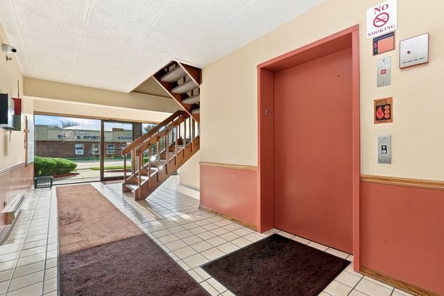 10320 Central Avenue 207, Oak Lawn, IL 60453