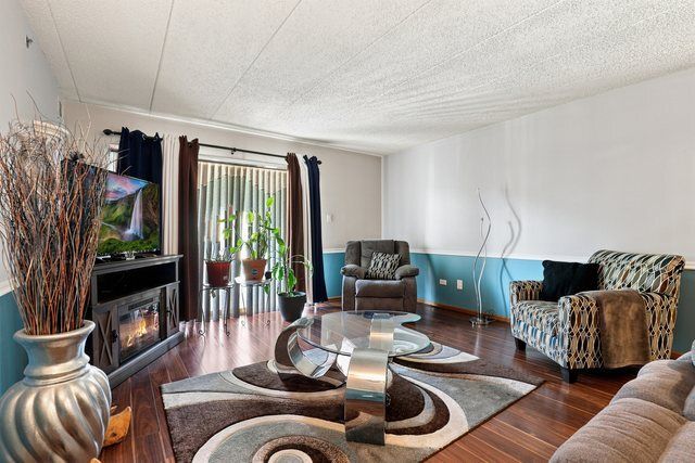 10320 Central Avenue 207, Oak Lawn, IL 60453