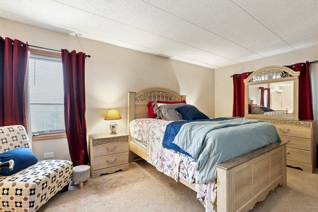 10320 Central Avenue 207, Oak Lawn, IL 60453