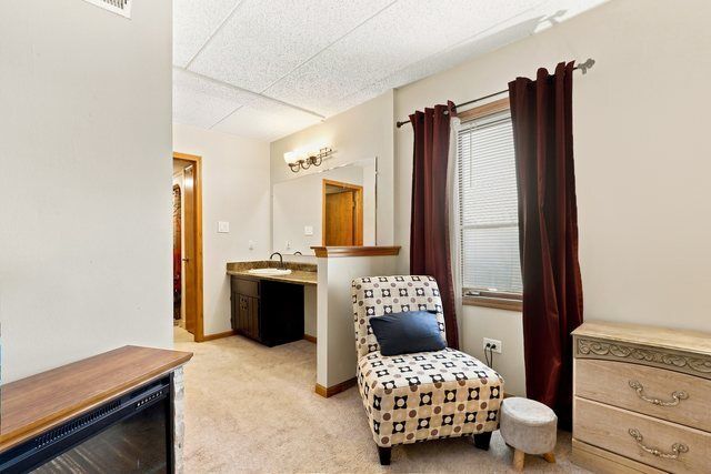 10320 Central Avenue 207, Oak Lawn, IL 60453