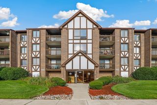 10320 Central Avenue 207, Oak Lawn, IL 60453