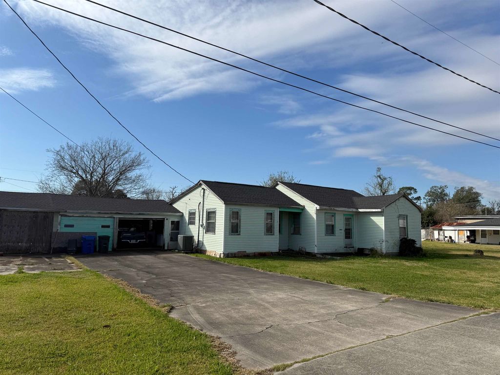 610 Oak St, Thibodaux, LA 70301