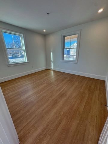 41 Elm Street 203, Andover, MA 01810