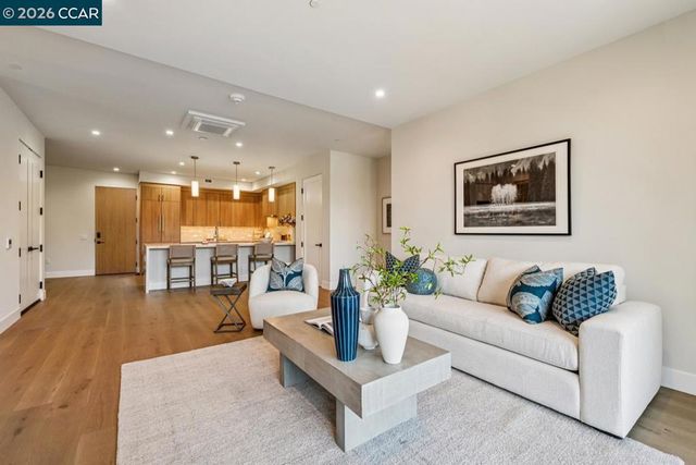 375 W El Pintado Rd 101, Danville, CA 94526