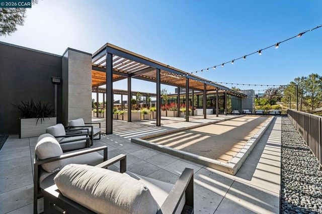 375 W El Pintado Rd 101, Danville, CA 94526