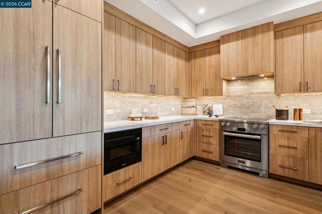 375 W El Pintado Rd 101, Danville, CA 94526