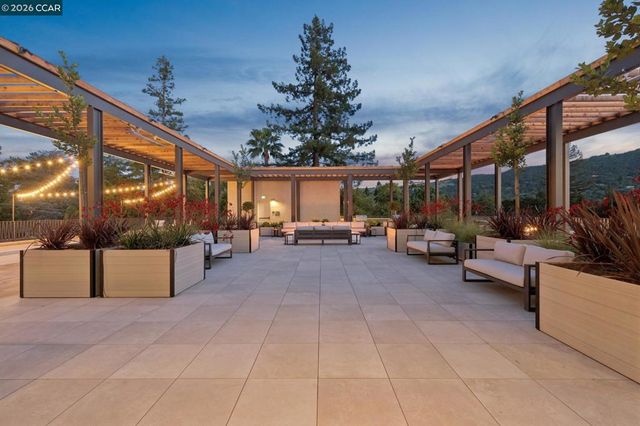 375 W El Pintado Rd 101, Danville, CA 94526