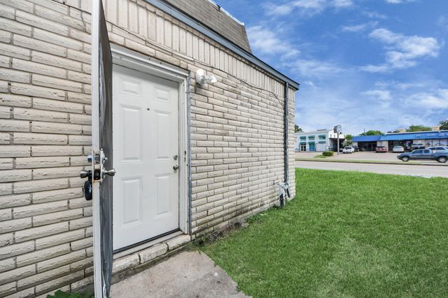 12068 Beechnut Street Street C, Houston, TX 77072