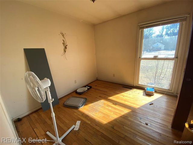 8126 Corunna Road, Flint, MI 48532