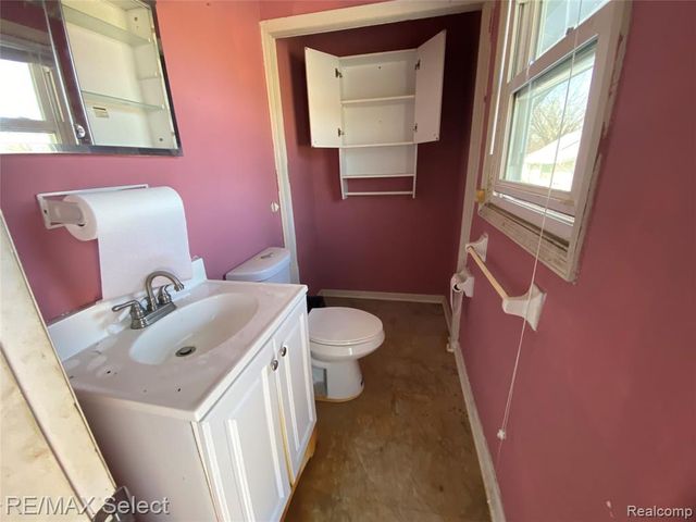 8126 Corunna Road, Flint, MI 48532